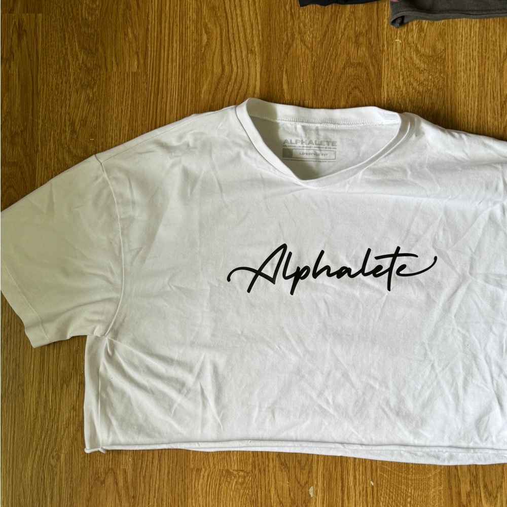 Alphalete signature short sleeve